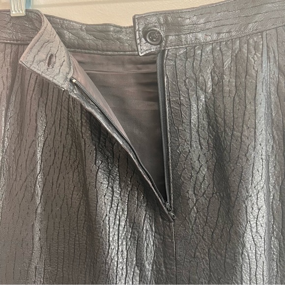 Gandalf Vintage 1970s 100% Leather Textured Midi Skirt, Black A-line Slit, 10 - Picture 5 of 10